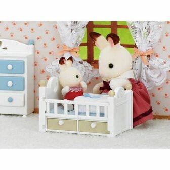 Actiefiguur Sylvanian Families Baby Rabbit Chocolate Bed 3