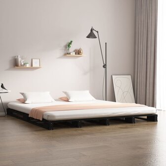 Palletbed massief grenenhout zwart 140x190 cm 1