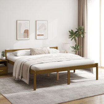 Seniorenbed massief grenenhout honingbruin 200x200 cm 1