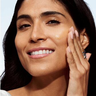 Vloeibare Foundation Clinique EVEN BETTER N&ordm; 4-Light Medium Cool Spf 50 30 ml 6