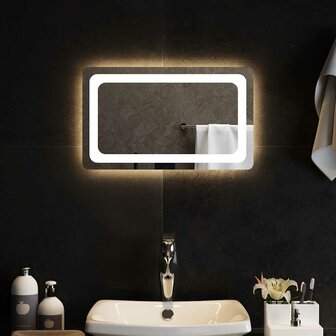 Badkamerspiegel LED 50x30 cm 1