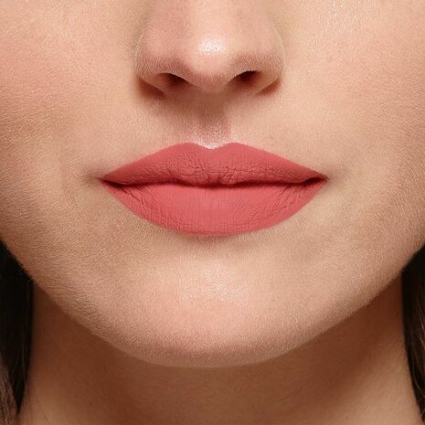 Lippenstift L&apos;Oreal Make Up Color Riche 241-le coral irreverent Mat 4