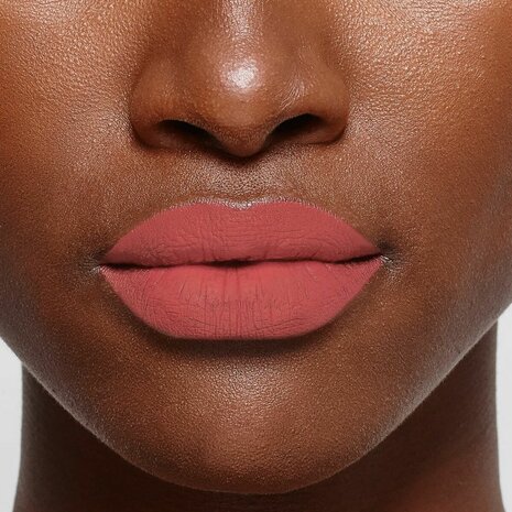 Lippenstift L&apos;Oreal Make Up Color Riche 241-le coral irreverent Mat 5