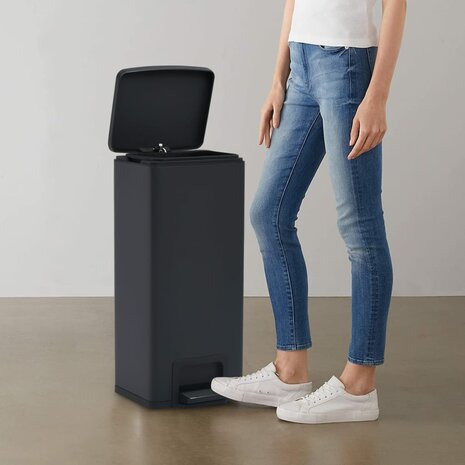 Pedaalemmer met anti-vingerafdruk 30 L RVS zwart 1