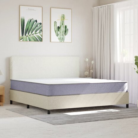 Schuimmatras middelzacht 200x200 cm 2