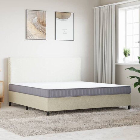 Schuimmatras middelzacht 200x200 cm 2