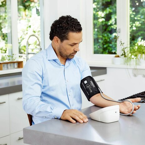 Bloeddrukmeter arm Omron HEM-FL31-E 7